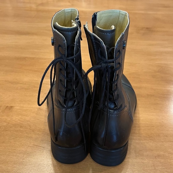 Like new dark-grey ankle-boots with side-zipper and lace-up back by Bussola - Picture 2 of 8